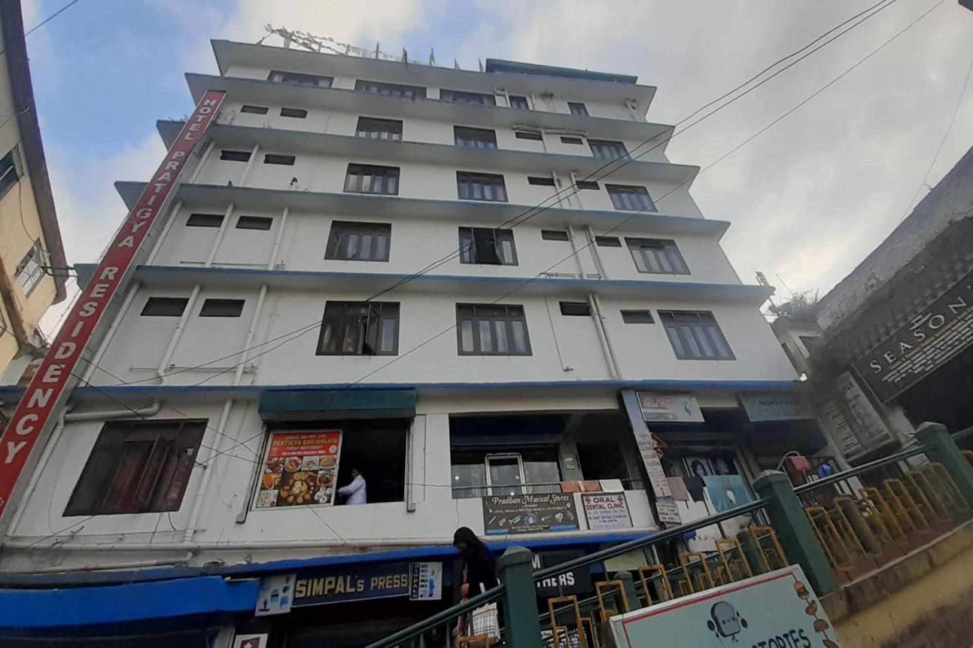 OYO 8272 Hotel Pratigya Residency Gangtok Bagian luar foto